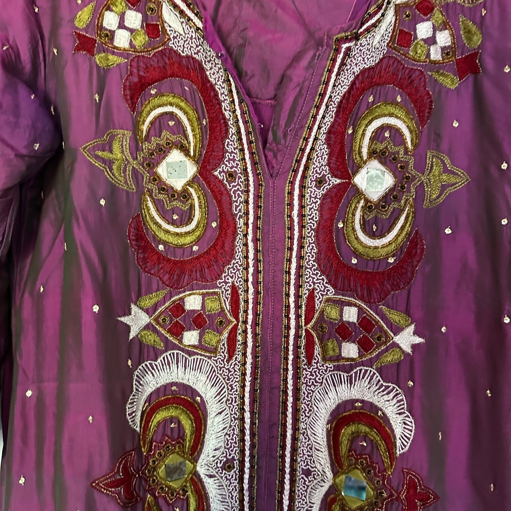 Embroidered Blouse - Picture 5 of 9